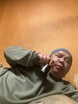 Snapshot of punk0805 chatting on 02/14/26, 05:10 punk0805 online show from 02/14/26, 05:10