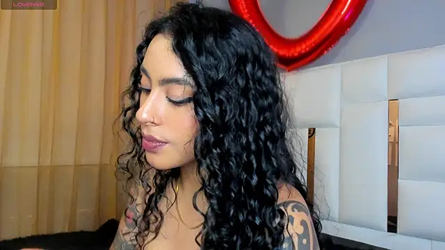 Snapshot of magic_marg chatting on 02/25/25, 12:03 magic marg online show from 02/25/25, 12:03