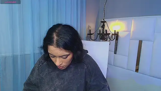 Snapshot of magic_marg chatting on 03/21/25, 12:29 magic marg online show from 03/21/25, 12:29