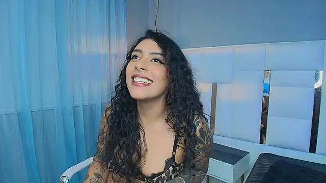 Snapshot of magic_marg chatting on 03/21/25, 11:45 magic marg online show from 03/21/25, 11:45