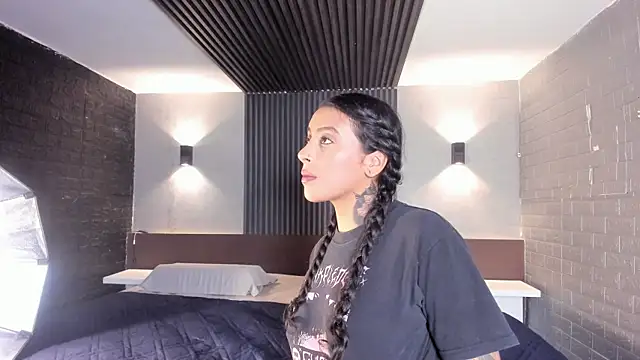 Snapshot of magic_marg chatting on 10/13/25, 08:53 magic marg online show from 10/13/25, 08:53