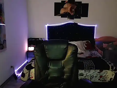 CarolinaRincon online show from 10/03/25, 11:02