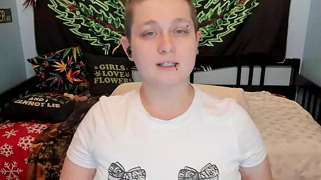 Chloenightmare online show from 09/26/25, 10:41