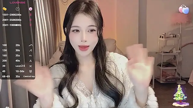 Snapshot of 7-Love chatting on 01/15/25, 12:04 7-Love online show from 01/15/25, 12:04