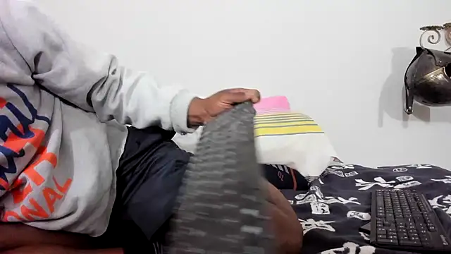 AlejoKhalifa  online show from 02/26/25, 10:04