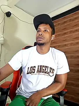 AlejoKhalifa  online show from 09/30/25, 10:31