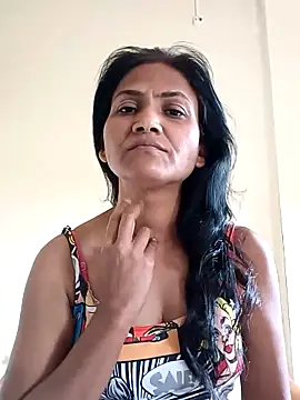 Snapshot of sunita6009 chatting on 10/24/25, 03:36 sunita6009 online show from 10/24/25, 03:36