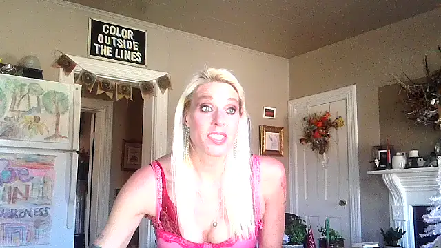 Snapshot of Glamazonx chatting on 11/13/25, 08:08 Glamazonx online show from 11/13/25, 08:08