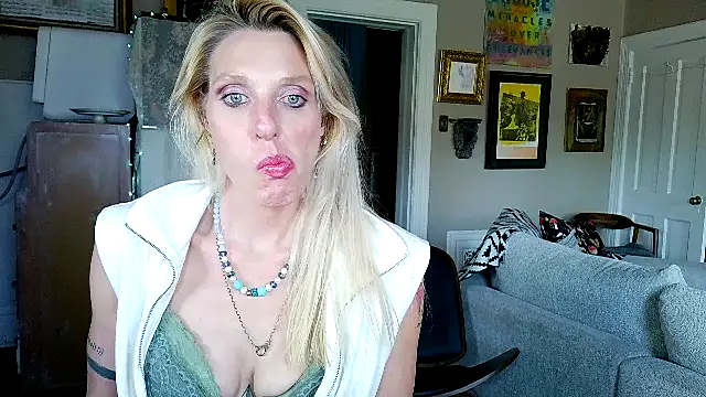 Glamazonx online show from 04/12/26, 11:54