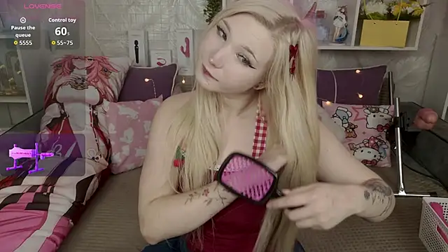 MeowkaKitty online show from 11/30/25, 01:42