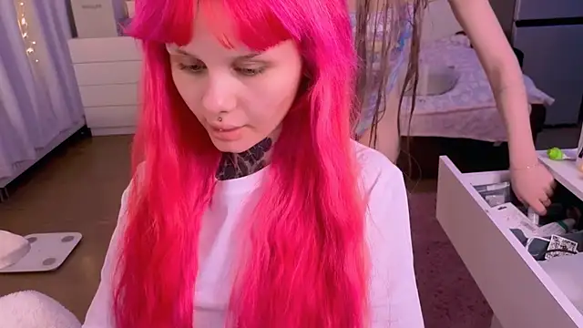 Snapshot of Britney_Lynch chatting on 11/28/25, 12:02 Britney Lynch online show from 11/28/25, 12:02