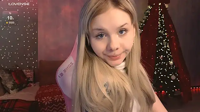 Britney Lynch online show from 12/15/25, 07:07