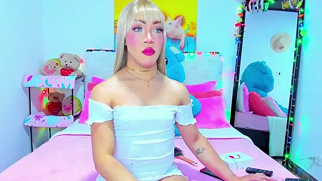 Snapshot of Candy_Candy__ chatting on 09/19/25, 11:49 Candy Candy online show from 09/19/25, 11:49