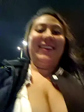 Snapshot of Celeem_ chatting on 12/25/24, 04:22 Celeem online show from 12/25/24, 04:22