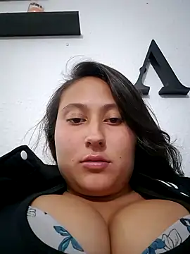 Snapshot of Celeem_ chatting on 01/22/25, 03:52 Celeem online show from 01/22/25, 03:52