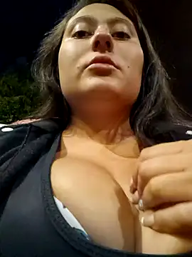 Snapshot of Celeem_ chatting on 03/08/25, 03:17 Celeem online show from 03/08/25, 03:17