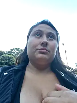 Snapshot of Celeem_ chatting on 10/30/25, 09:37 Celeem online show from 10/30/25, 09:37