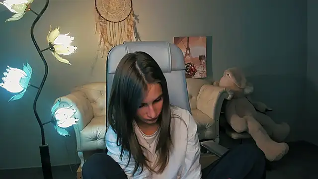 EllaHorton online show from 03/18/25, 07:10