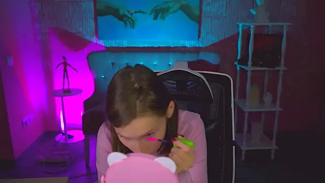 EllaHorton online show from 11/11/25, 04:29