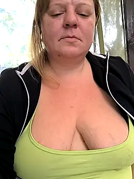 jusichka online show from 10/10/25, 10:36