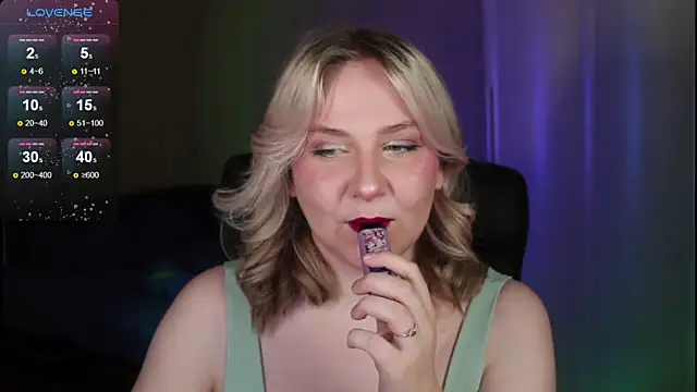 Snapshot of sensual_girrrl chatting on 09/17/25, 08:10 sensual girrrl online show from 09/17/25, 08:10