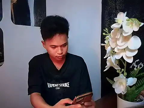 Snapshot of Asiantwink21 chatting on 09/30/25, 07:08 Asiantwink21 online show from 09/30/25, 07:08