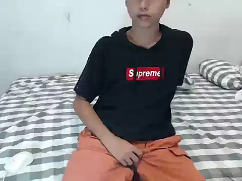 Asiantwink21 online show from 01/11/26, 08:25