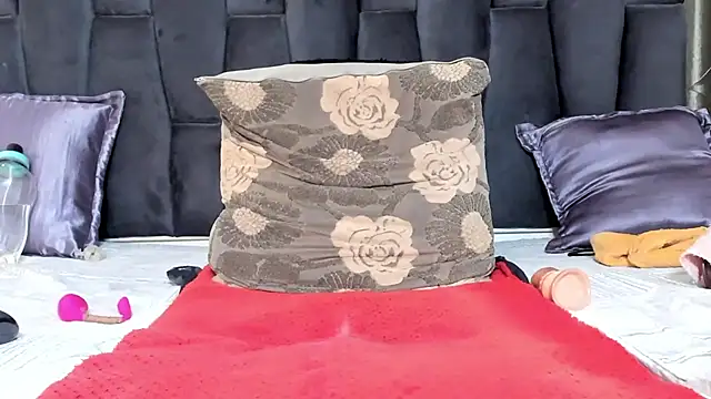 hot milkbitch online show from 03/14/25, 03:25