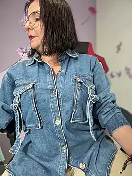 Snapshot of PaulinaSanders_X chatting on 12/15/24, 02:48 PaulinaSanders X online show from 12/15/24, 02:48