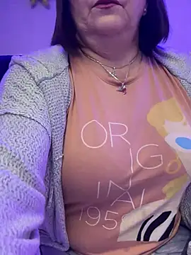 Snapshot of PaulinaSanders_X chatting on 01/04/25, 02:46 PaulinaSanders X online show from 01/04/25, 02:46