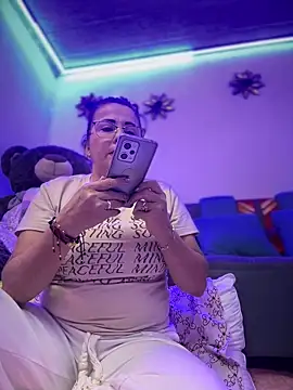 Snapshot of PaulinaSanders_X chatting on 01/21/25, 07:17 PaulinaSanders X online show from 01/21/25, 07:17