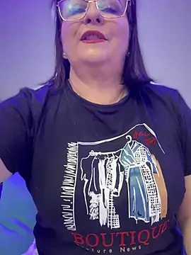 Snapshot of PaulinaSanders_X chatting on 01/28/25, 07:00 PaulinaSanders X online show from 01/28/25, 07:00