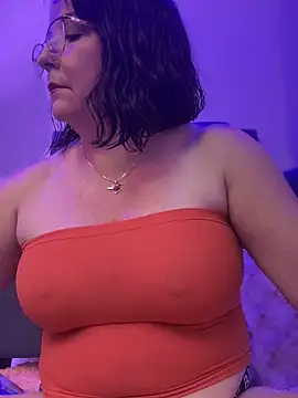 Snapshot of PaulinaSanders_X chatting on 02/04/25, 06:49 PaulinaSanders X online show from 02/04/25, 06:49