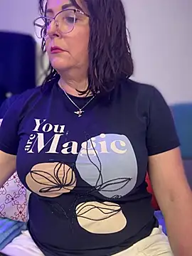 Snapshot of PaulinaSanders_X chatting on 02/17/25, 09:30 PaulinaSanders X online show from 02/17/25, 09:30