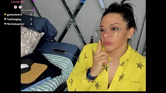 Snapshot of paula_daniela1 chatting on 12/09/24, 11:45 paula daniela1 online show from 12/09/24, 11:45