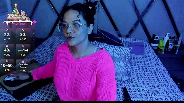 Snapshot of paula_daniela1 chatting on 12/30/24, 10:55 paula daniela1 online show from 12/30/24, 10:55