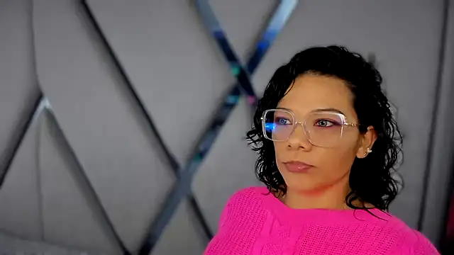 Snapshot of paula_daniela1 chatting on 02/27/25, 09:14 paula daniela1 online show from 02/27/25, 09:14