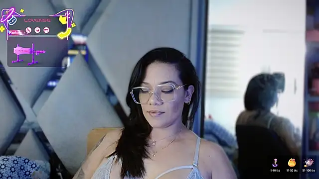 Snapshot of paula_daniela1 chatting on 10/27/25, 09:30 paula daniela1 online show from 10/27/25, 09:30