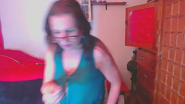 LorenJade online show from 10/29/25, 07:54