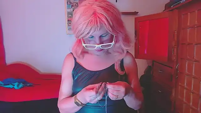 LorenJade online show from 11/26/25, 07:42