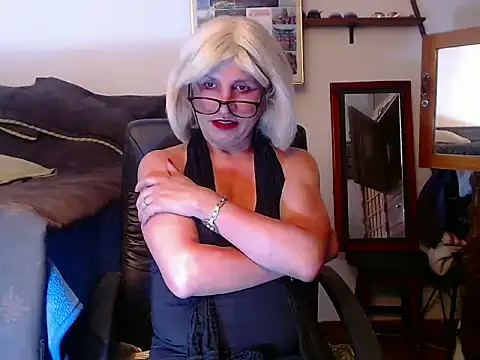 Snapshot of LorenJade chatting on 06/19/26, 07:45 LorenJade online show from 06/19/26, 07:45