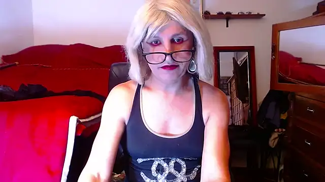 Snapshot of LorenJade chatting on 08/04/26, 07:22 LorenJade online show from 08/04/26, 07:22