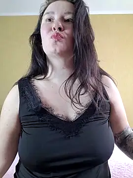 AlexaLexie online show from 09/26/25, 07:01