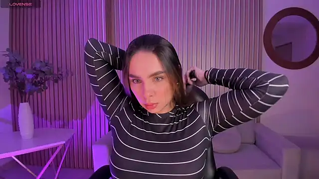 EloisaOlivero online show from 09/21/25, 11:45