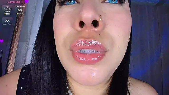 leahtemptation3 online show from 09/21/25, 10:17