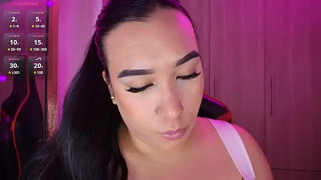 leahtemptation3 online show from 11/18/25, 02:10