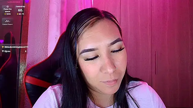 leahtemptation3 online show from 02/15/26, 07:51