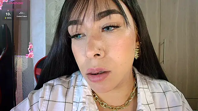 leahtemptation3 online show from 05/15/26, 11:12