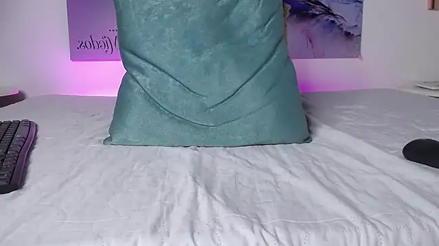 Snapshot of Benjamingrey@xh chatting on 11/11/25, 08:09 Benjamingreyxh online show from 11/11/25, 08:09