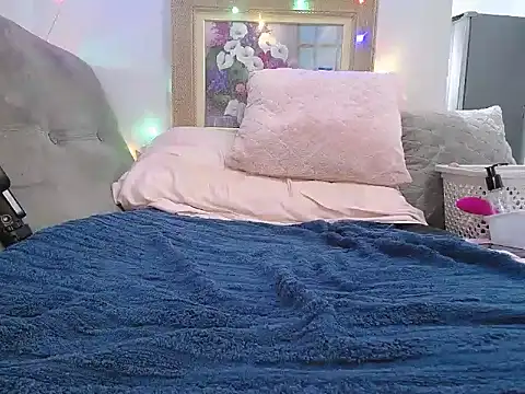 Snapshot of Irresistible24 chatting on 02/28/25, 07:35 Irresistible24 online show from 02/28/25, 07:35